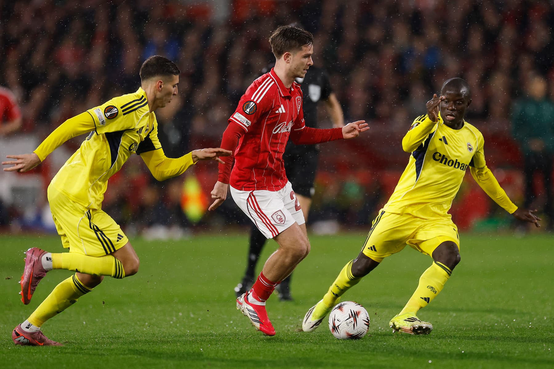 Resmi karar: UEFA'dan Fenerbahçe'ye ceza geldi