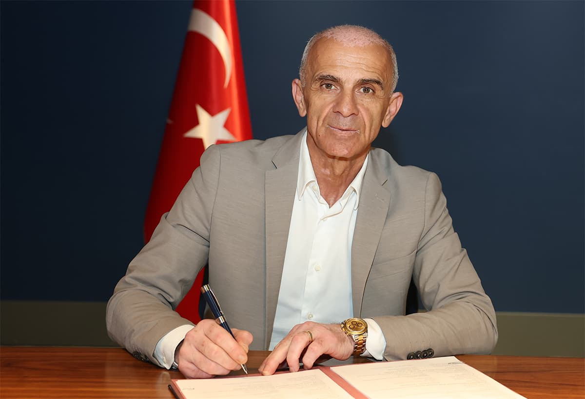Oğuz Çetin, 3 futbolcuyu satılmayacaklar listesine aldı