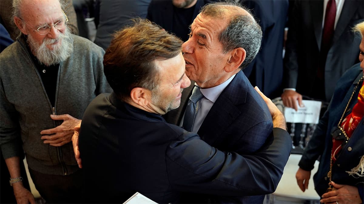 Dursun Özbek, Galatasaray'a 2 gol atan yıldız için dev bonservisi hazırladı! Okan Buruk'un gözdesi