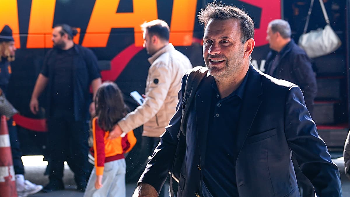 Galatasaray, Liverpool maçı için İngiltere'ye gitti