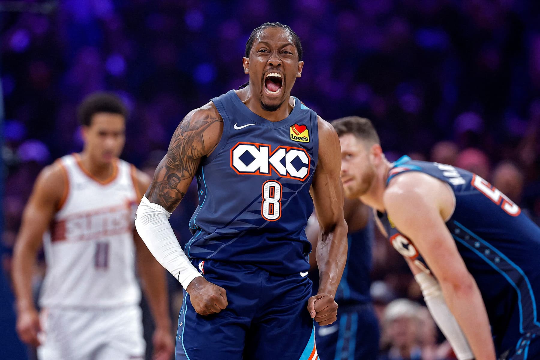 NBA'de son şampiyon Thunder maç vermeden yarı finalde