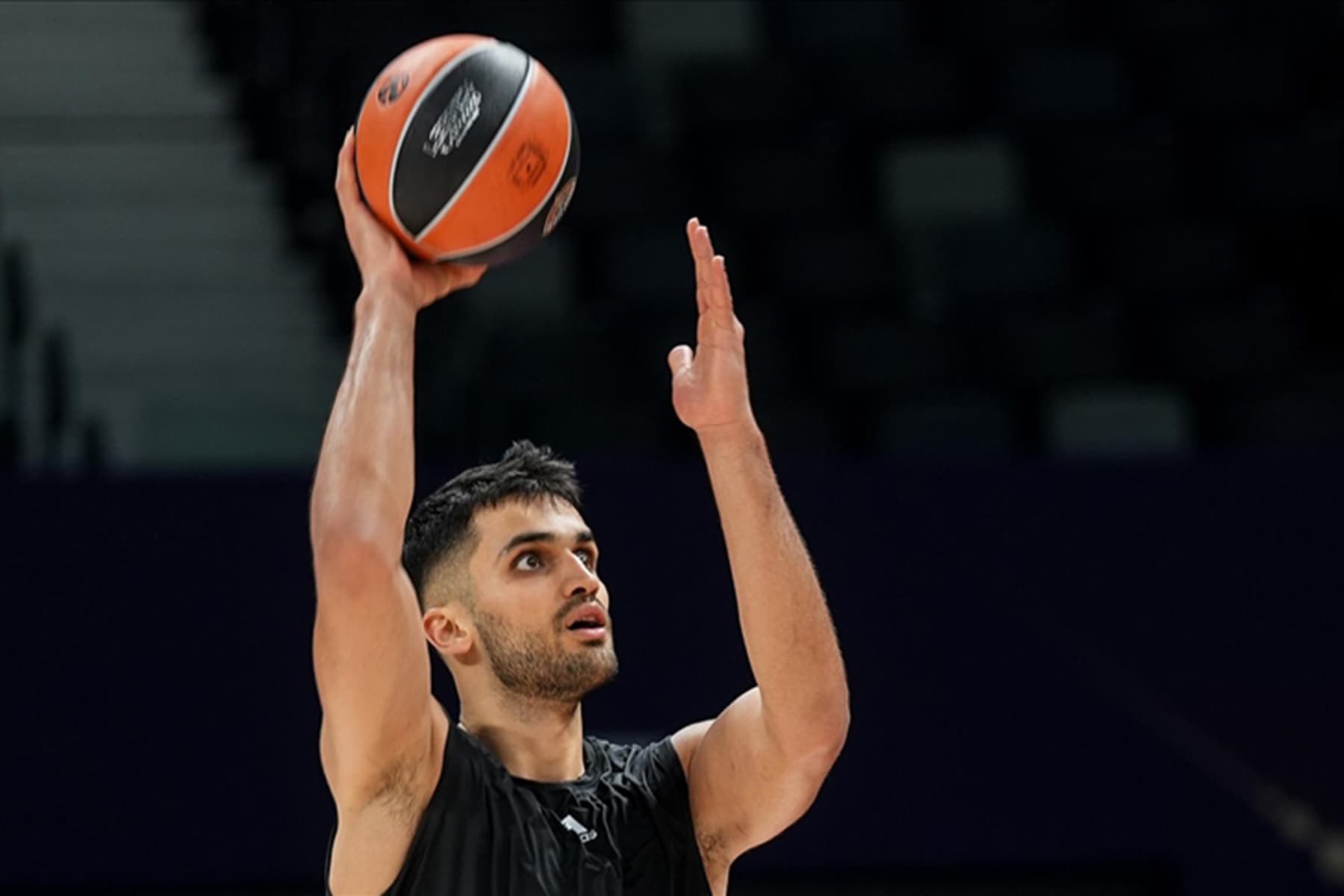 Ömer Faruk Yurtseven'den ilk maçında "double-double"