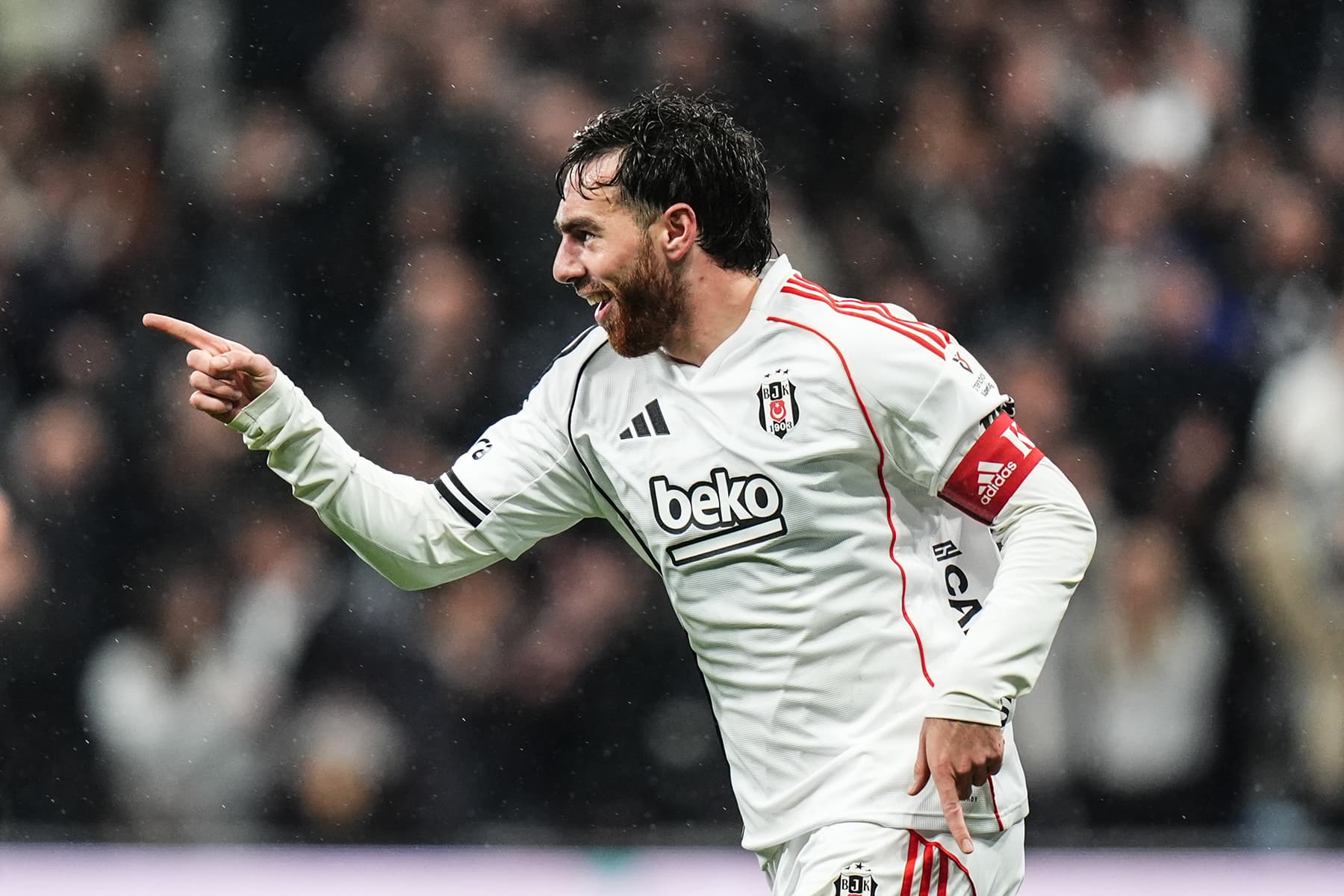"Derbi öncesi bu bir mesajdır" | Spor yazarları Beşiktaş için ne dedi?
