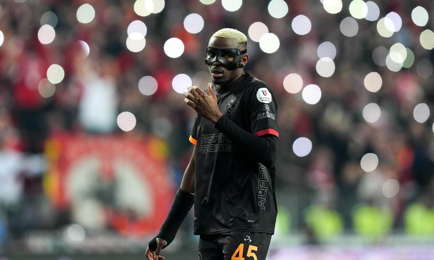 Victor Osimhen gelecek haftayı işaret etti: "Evde kazanıp şampiyonluğu ilan etmeliyiz"