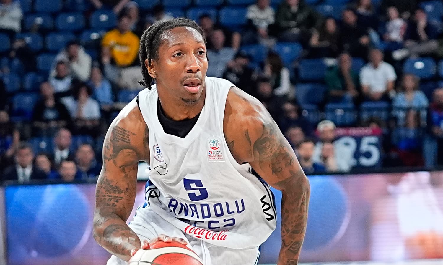 Anadolu Efes, Saben Lee ile yollarını ayırdı