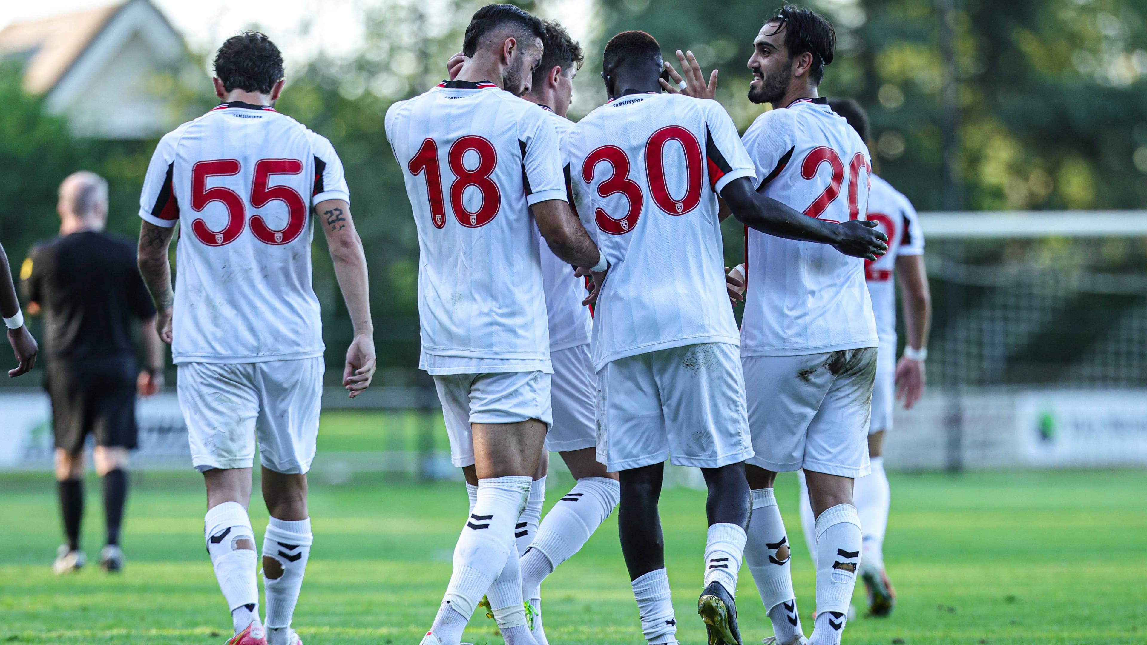 Samsunspor, hazırlık maçında AEK Athens'i 2-1 mağlup etti