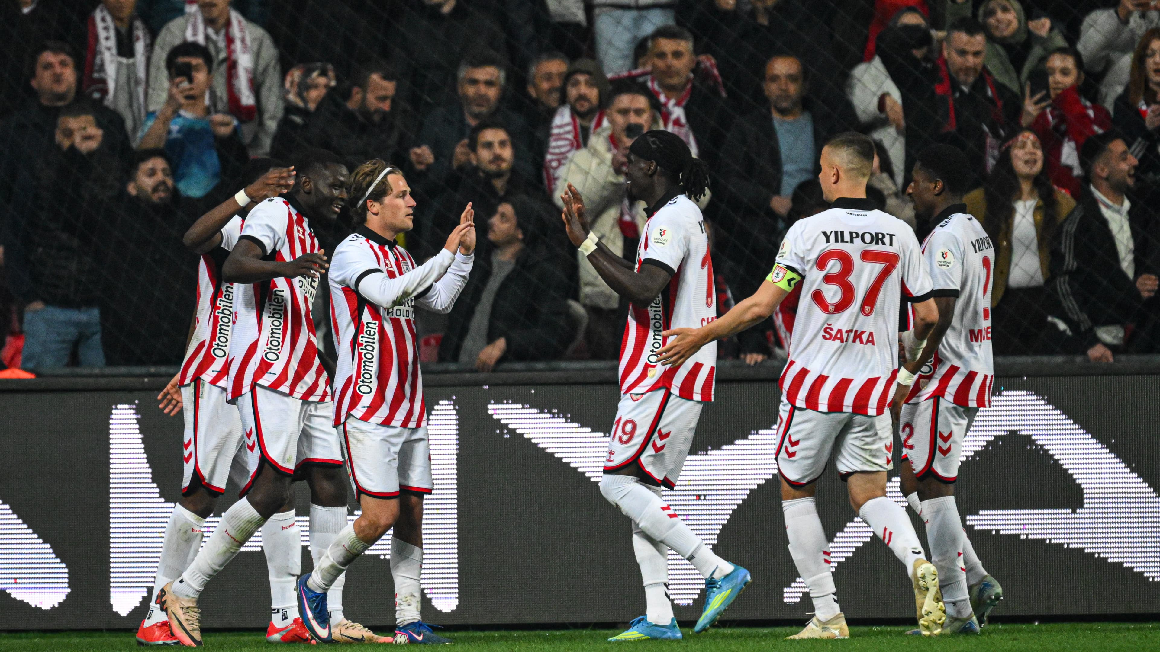 Galatasaray maçı bittiği gibi Samsunspor'dan peş peşe flaş paylaşımlar