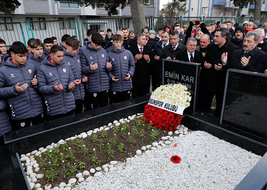 Samsunspor kafilesinin 20 Ocak 1989'da geçirdiği trafik kazasında yaşamını yitirenler, kabirleri başında anıldı