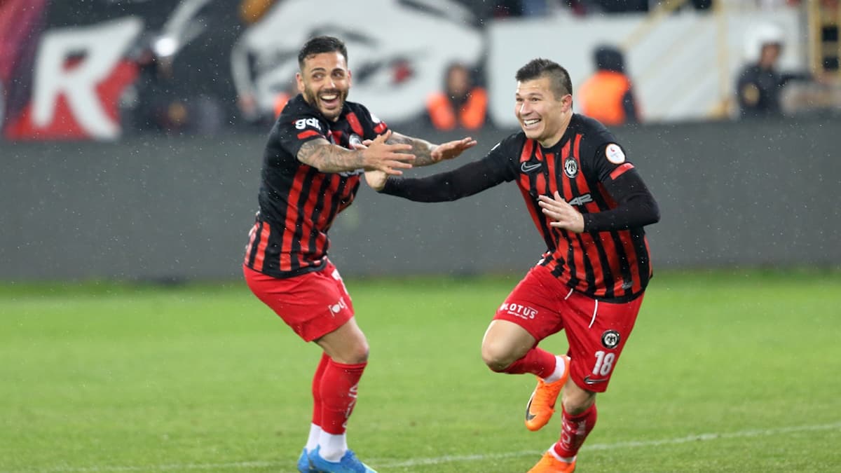 Süper Lig'e yükselecek son takım Çorum FK ile Esenler Erokspor arasında belirlenecek