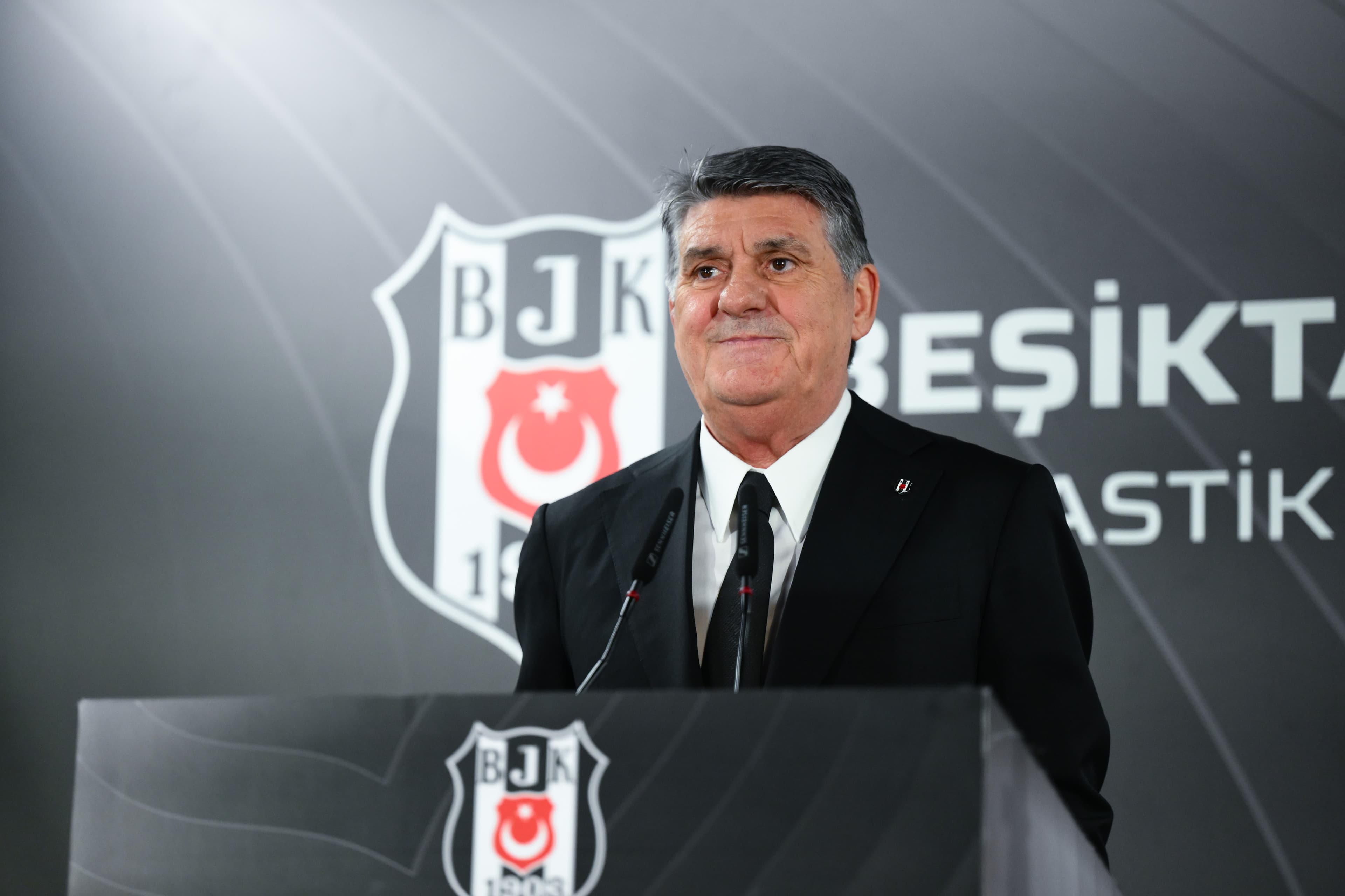 Serdal Adalı'dan Beşiktaş camiasına bayram mesajı