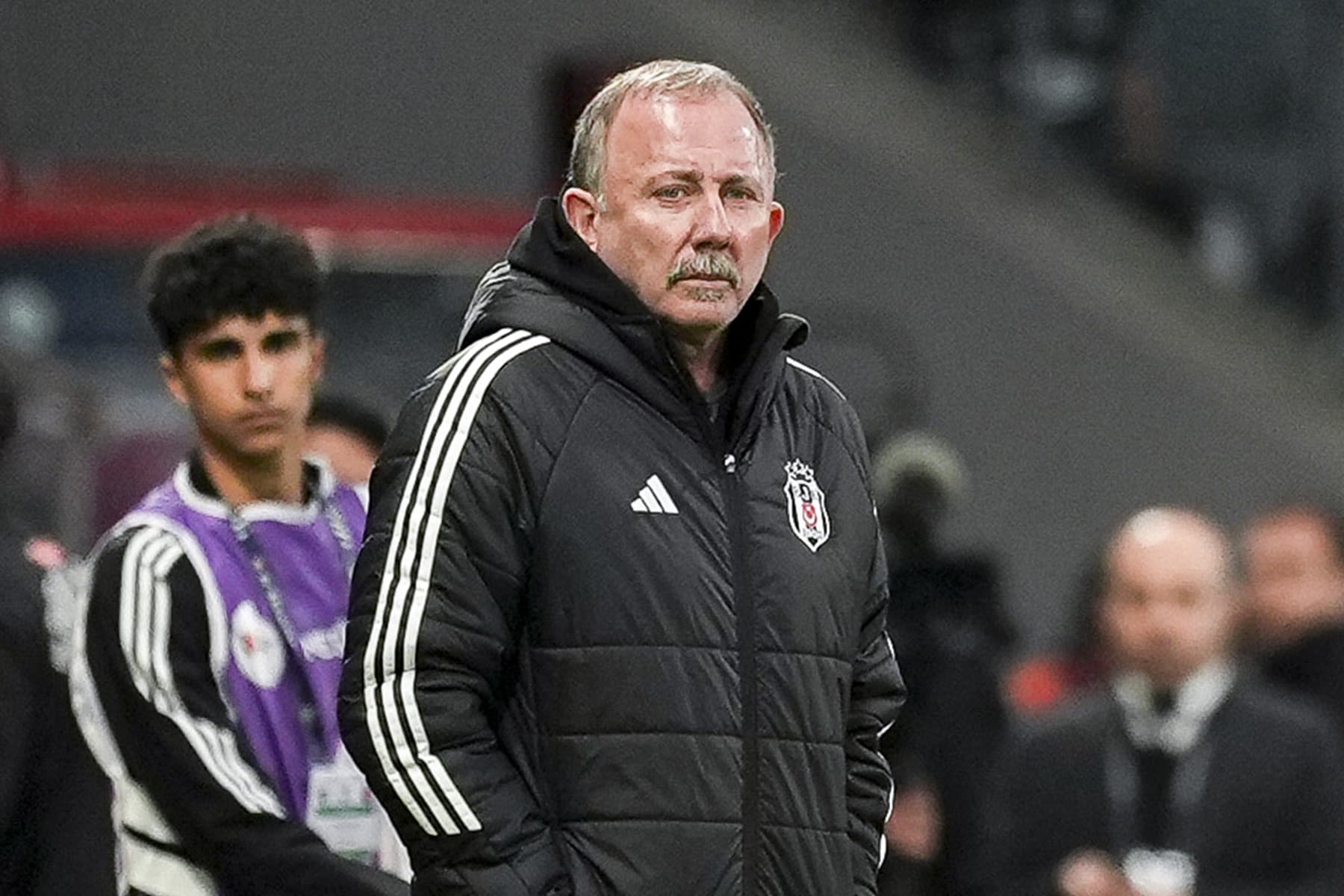 "Sergen Yalçın ateşle oynuyor" | Spor yazarları Beşiktaş için ne dedi?