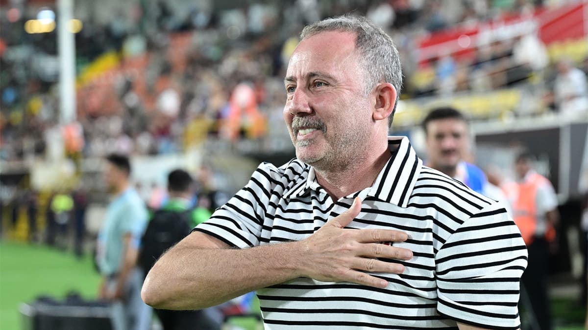 Anlaşma tamam! 4 futbolcusunu gönderen Beşiktaş, ilk transferini yapıyor