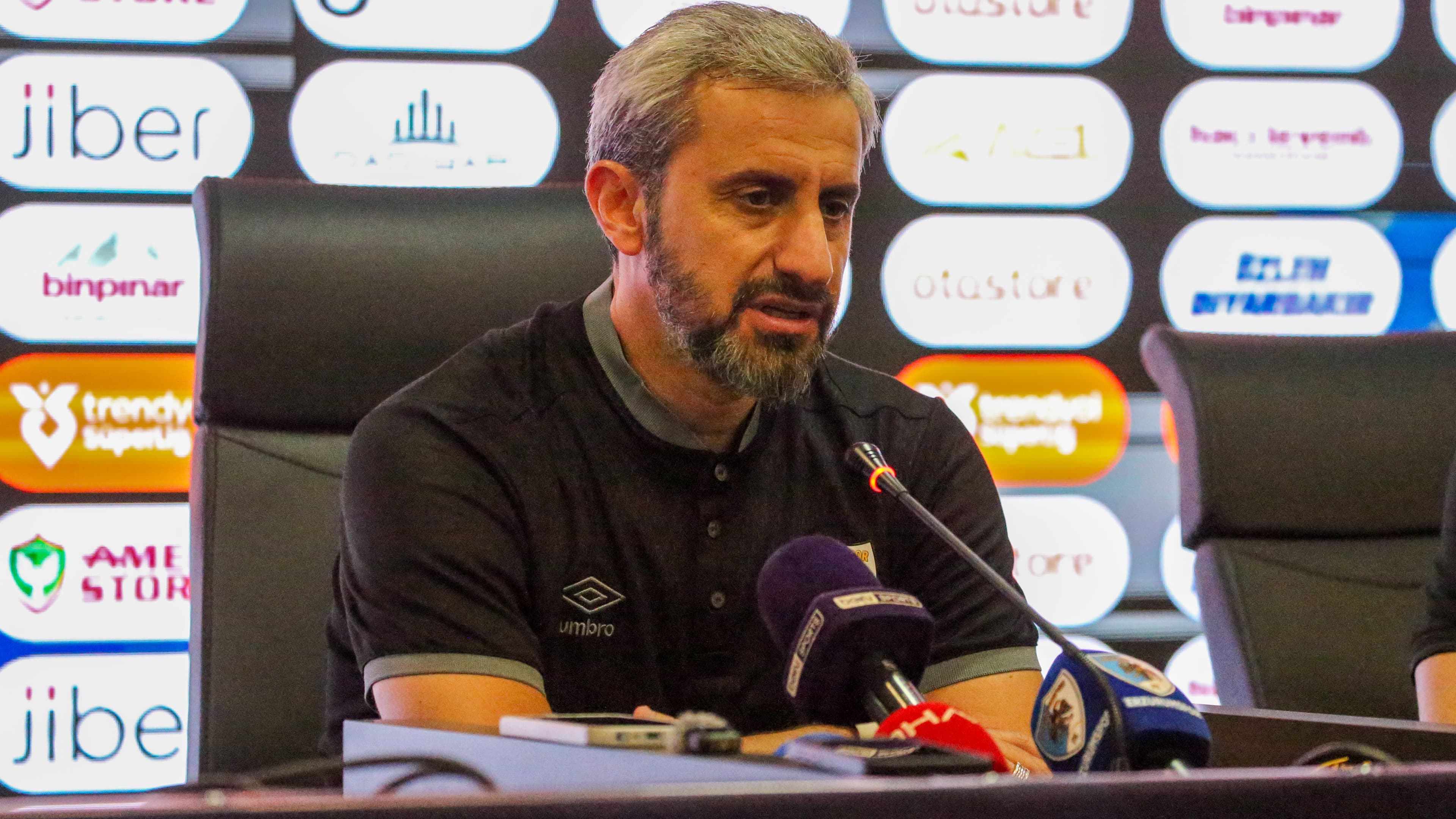 Serkan Özbalta, Erzurumspor'a transfer ihtiyacını vurguladı