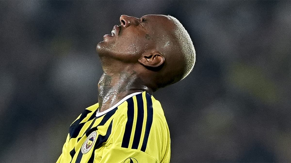 Fenerbahçe, Talisca'yı Konyaspor maçının kadrosuna almadı.