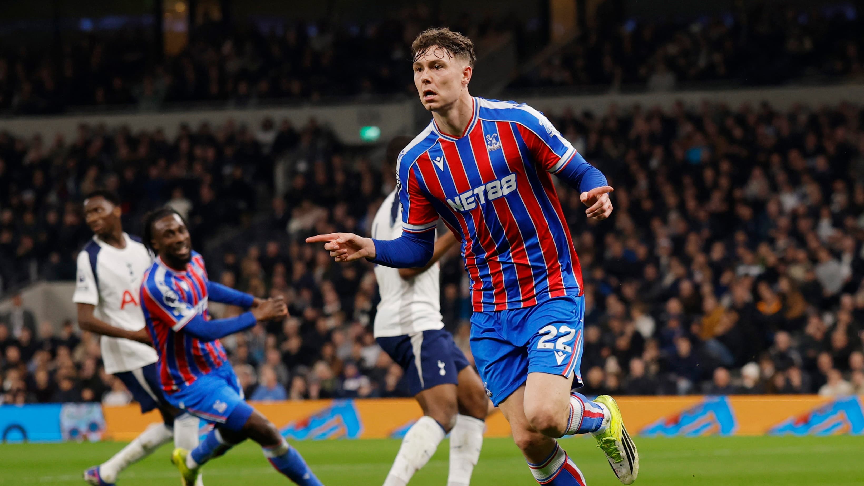 Maçın yarısında stat boşaldı: Igor Tudor  da Tottenham'a çare olamadı