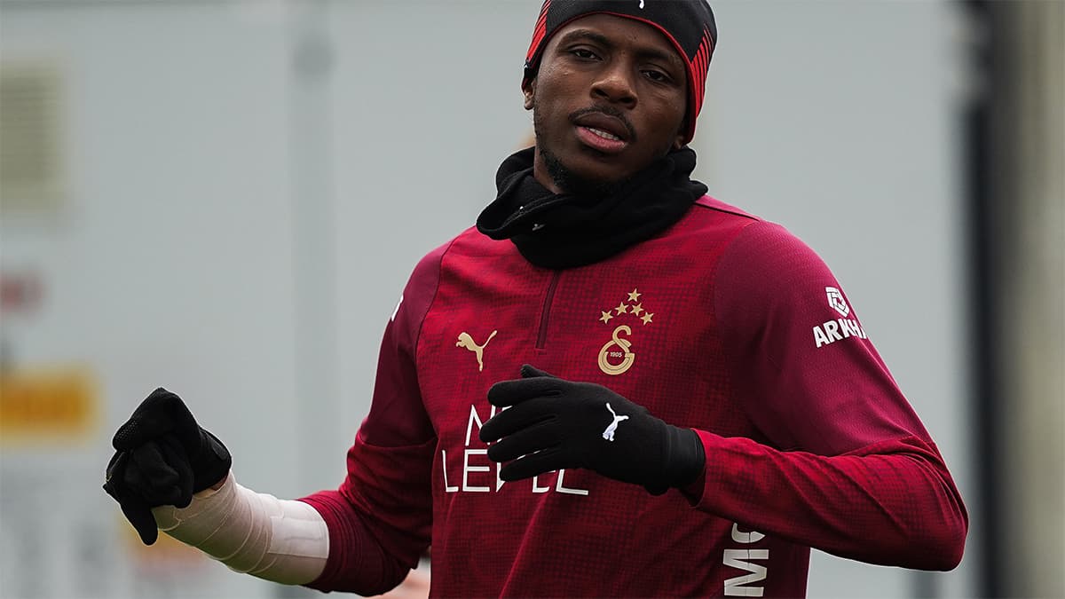 Ve Osimhen'in derbide oynayıp oynayamayacağı belli oldu! Kolundaki materyal engel mi?