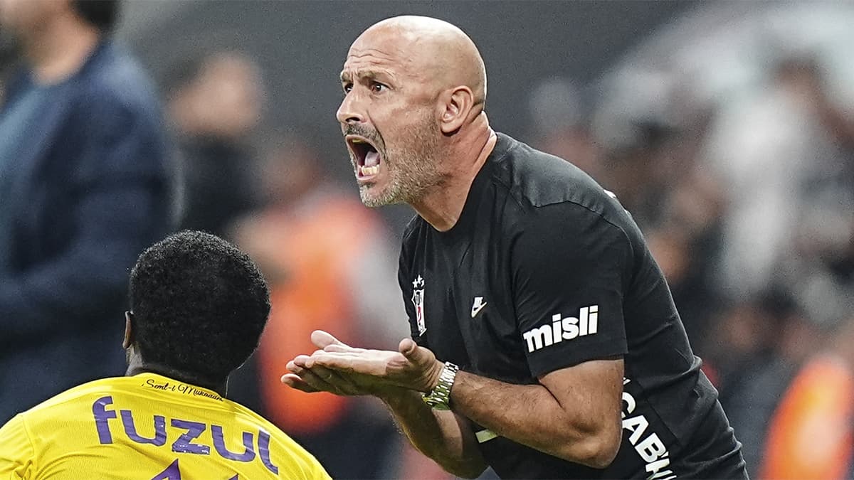 Vincenzo Italiano, 4 futbolcuyu kadrodan çıkardı