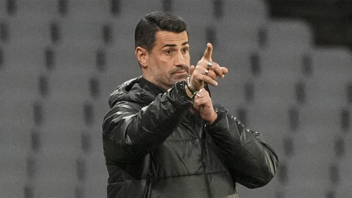 Koridorda olay! Volkan Demirel kırmızı kart gördü, basın toplantısına çıkamadı