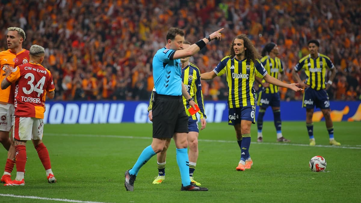 Trio ekibi, Yasin Kol'a ateş püskürdü! Derbide 1 penaltı, tam 5 kırmızı kart atlandı