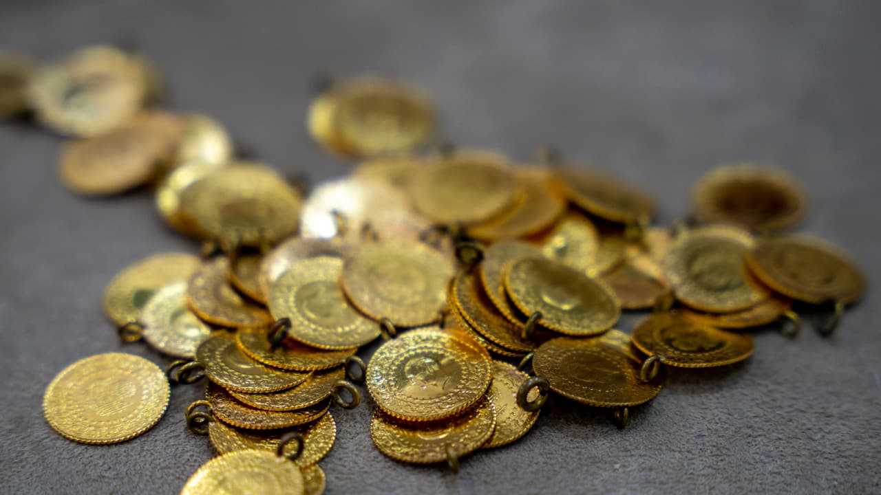 Altın rekor sonrası geri çekildi: Kar satışı ve jeopolitik riskler etkili oldu