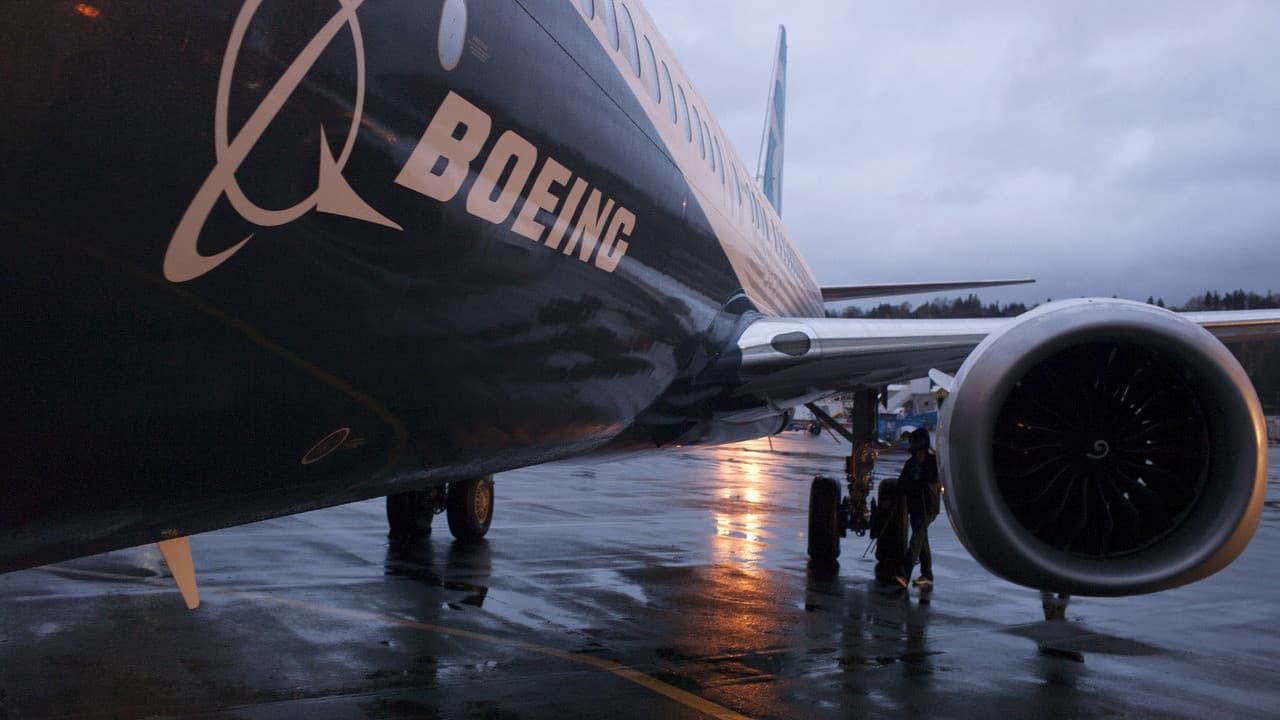 Boeing'in zararı piyasa beklentilerini aştı, gelir tahminleri ise olumlu