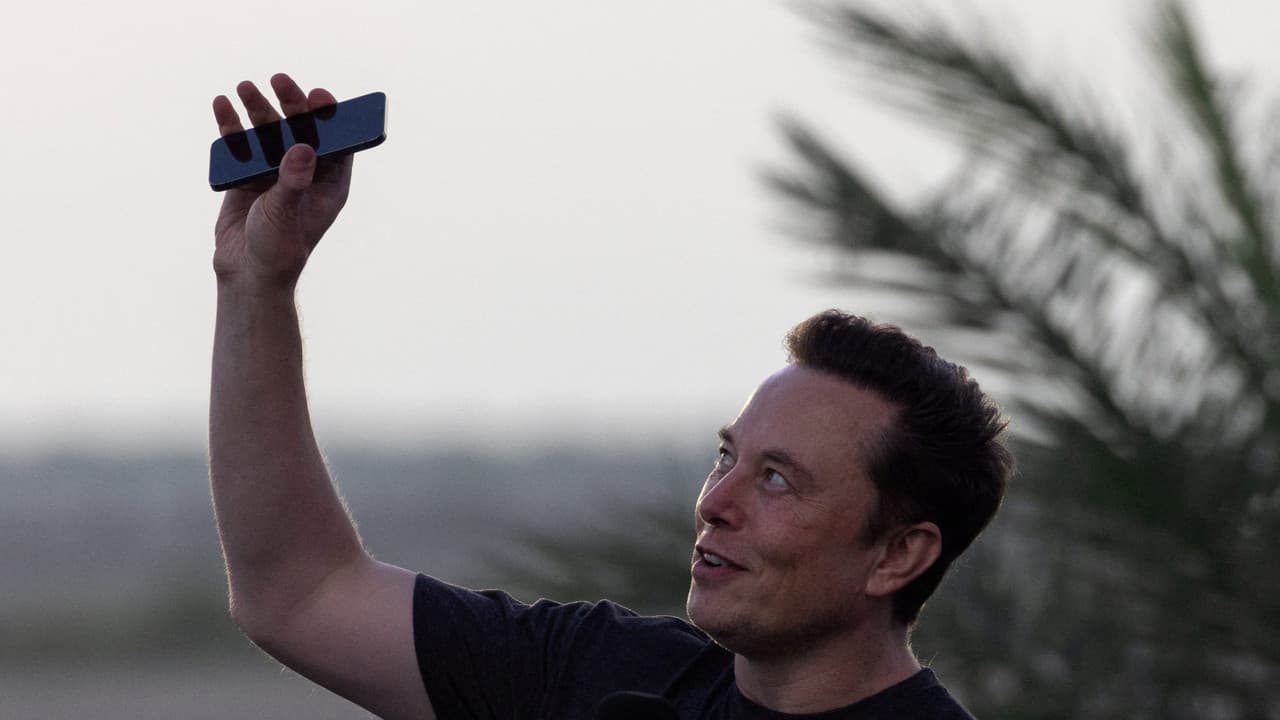 Elon Musk, Starlink ile mobil iletişim hizmeti sunmayı planlıyor