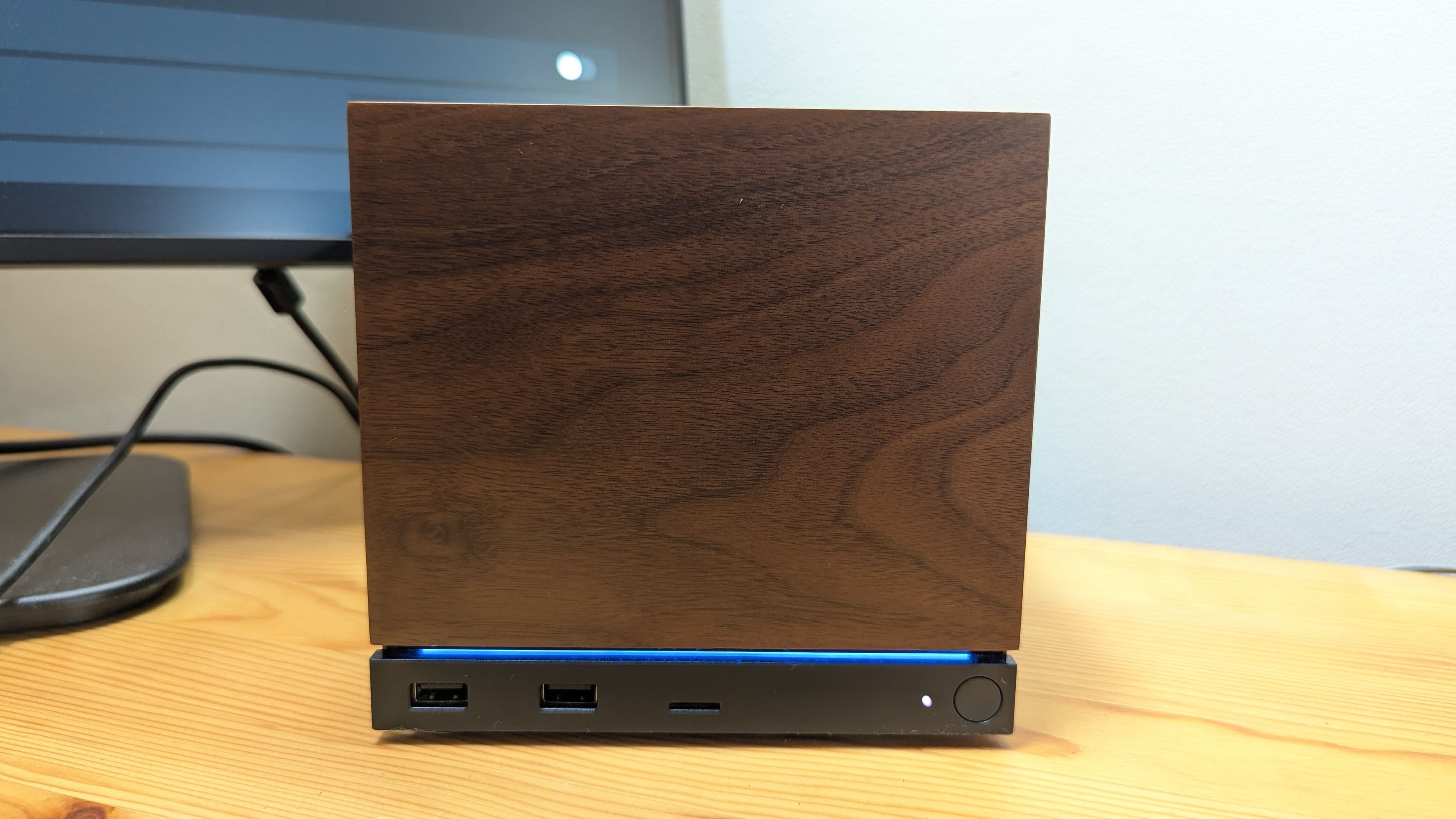 Review of Valve's Steam Machine: A Compromised Gaming Console Experience