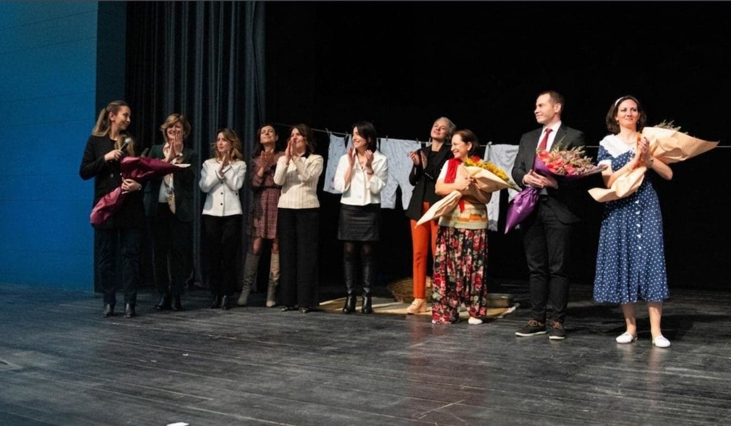 Sahne patroniçelerin