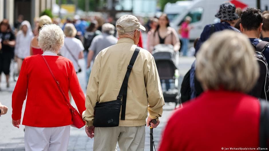 Germany's Pension Reform Plan Receives Mixed Reactions from Politicians