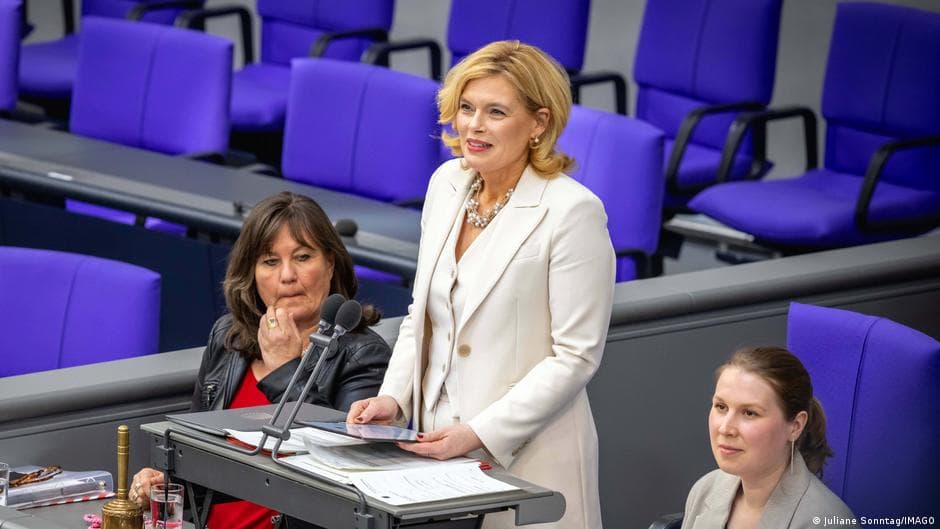 Germany: Bundestag president pushes changes to security