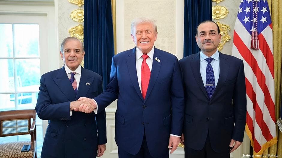 Who is Pakistan supporting in Iran war?