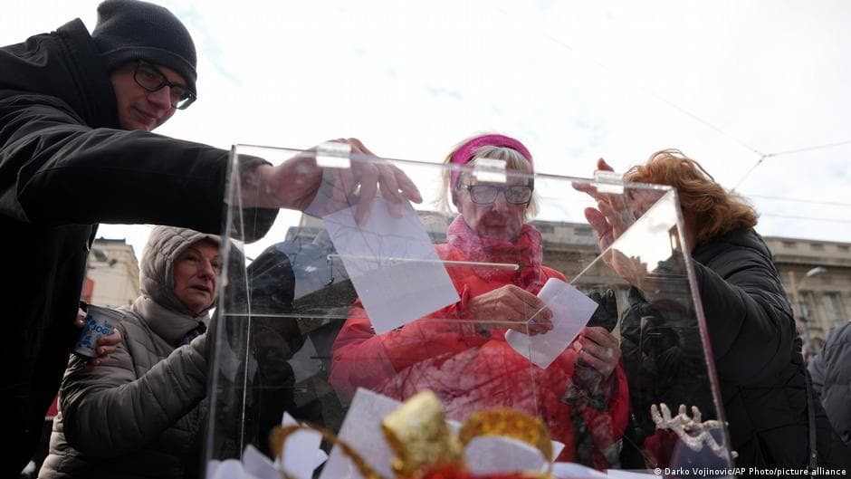 Serbia student protests: Vucic has reason to fear elections