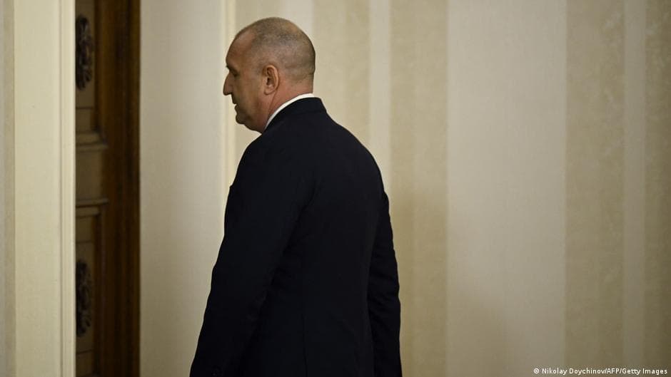 Bulgaria: President Radev steps down before snap election