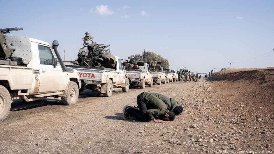 IS fighters flee prison as Syria's army clashes with SDF