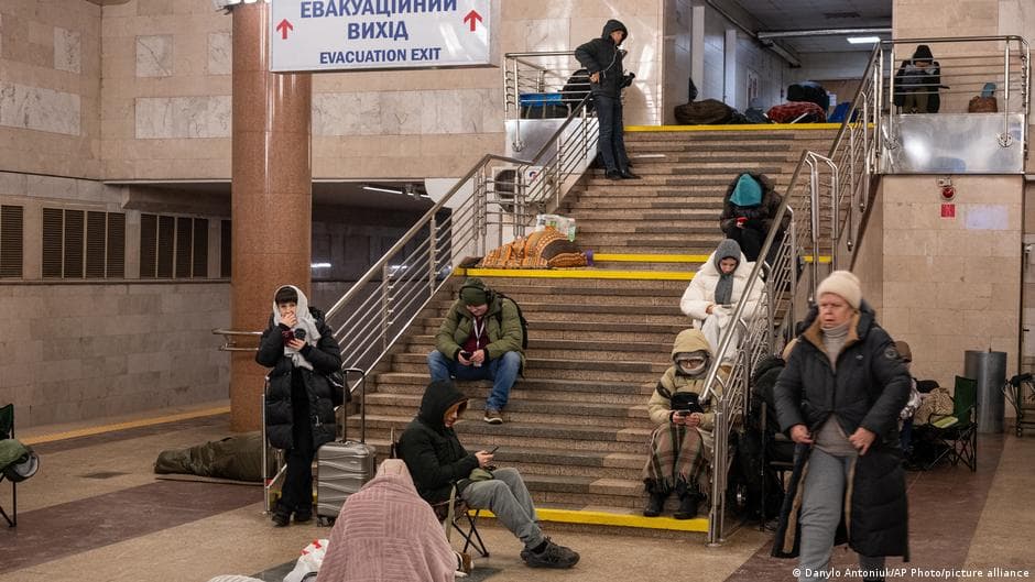 Ukraine: Overnight Russian attack cuts off power in Kyiv