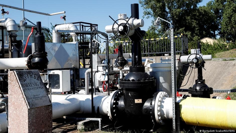 EU summit: Hungary holds Ukraine aid ransom over Druzhba oil