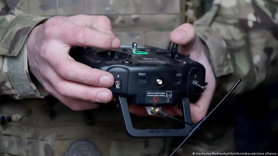 Russia and Ukraine wage high-tech war in the 'death zone'