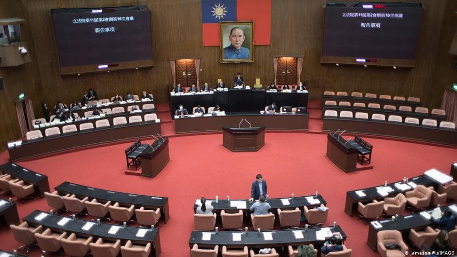 Taiwan parliament approves major arms deal with US