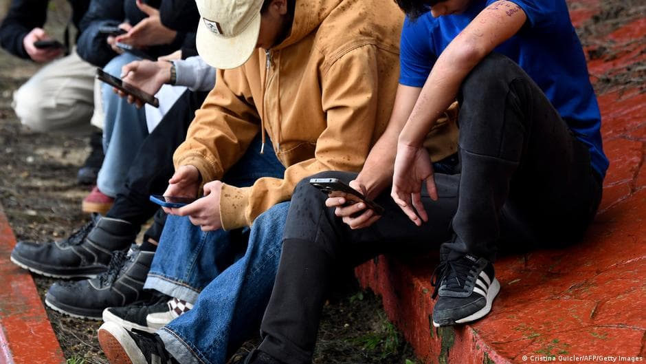 Study Examines Impact of Social Media Use Among Teens in the EU