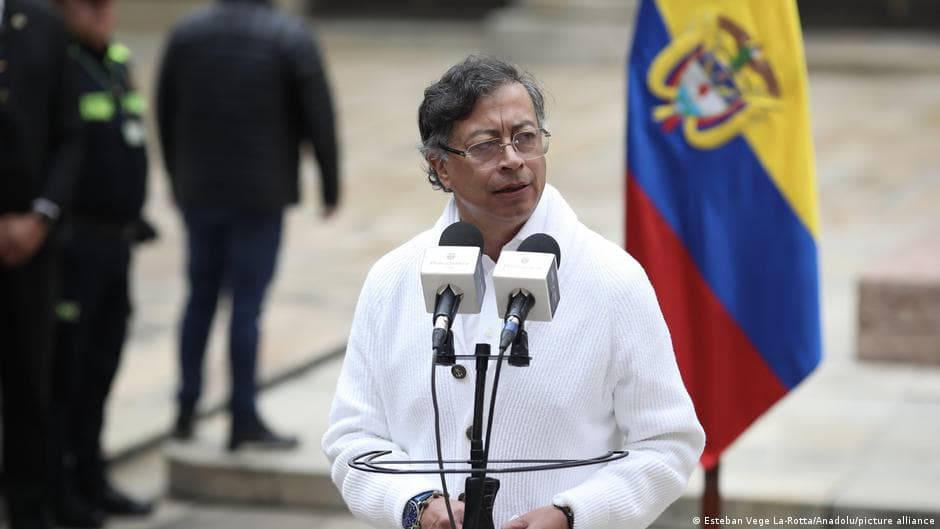 Colombia's Presidential Candidates Divided Amid Escalating Violence