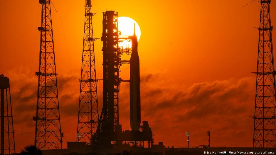 NASA plans moon base instead of orbital lunar station