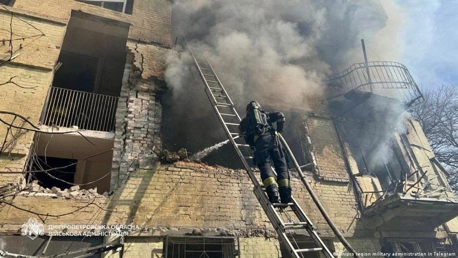 Ukraine: US tied guarantees to Donbas withdrawal — Zelenskyy