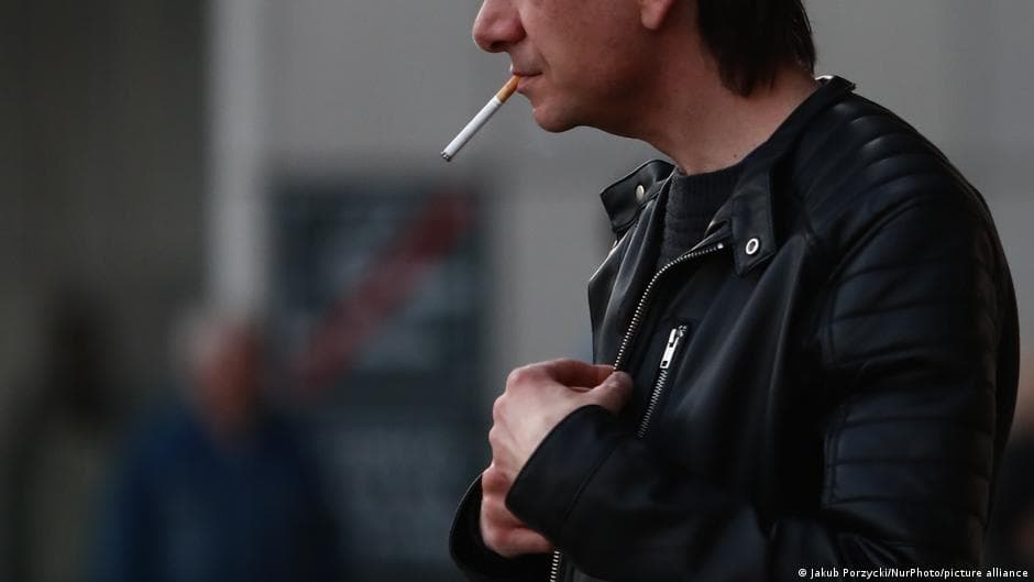 UK moves to ban smoking for everyone born after 2008