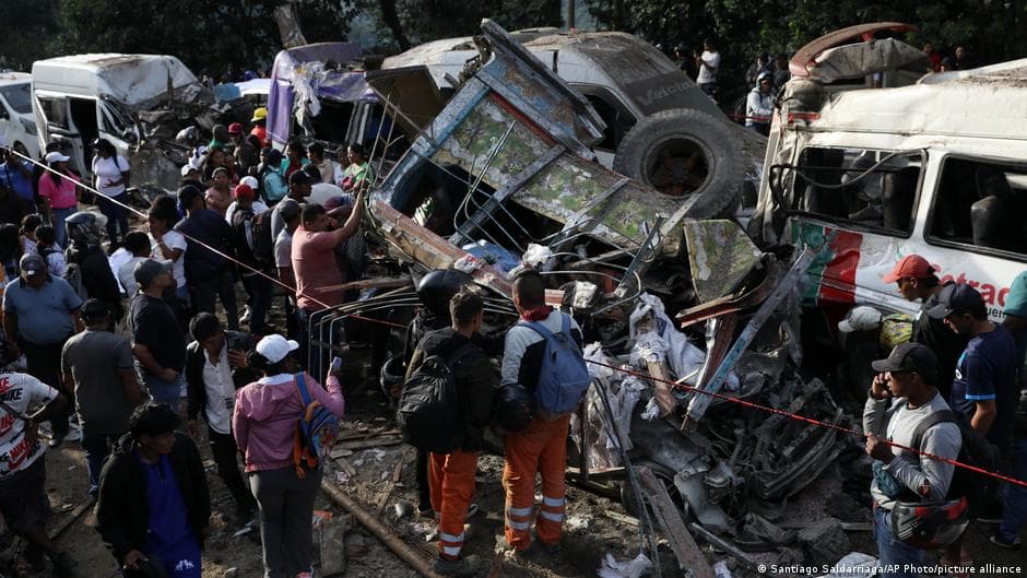 Colombia highway bomb attack kills 14