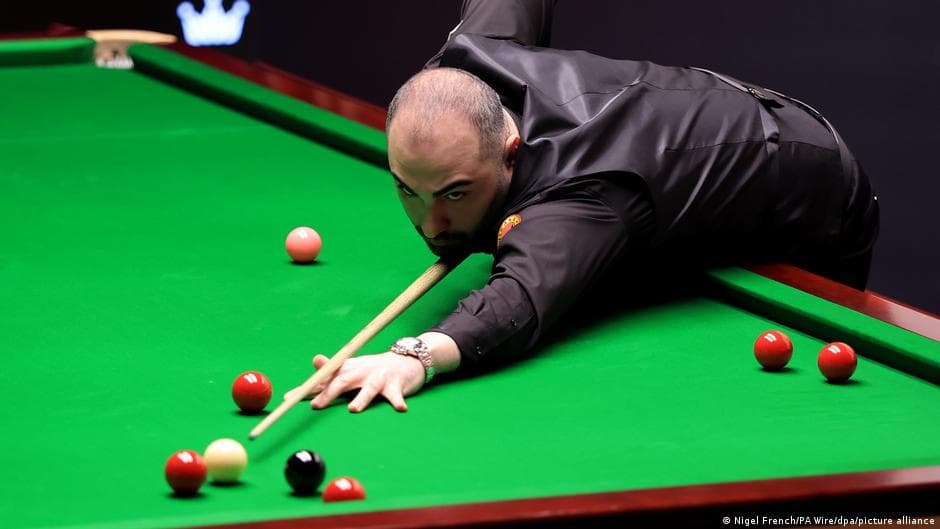 Iran's Vafaei playing for more than snooker glory