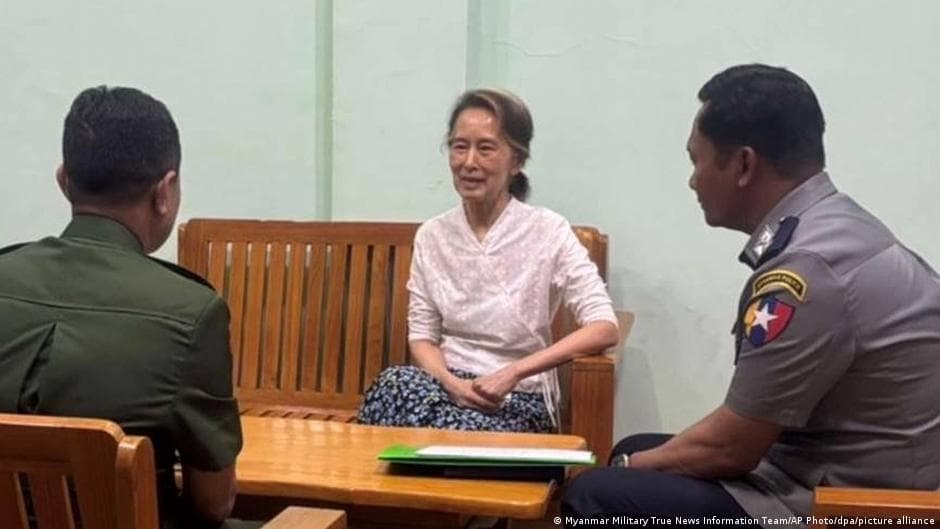 Myanmar: Ex-leader Aung San Suu Kyi moved to house arrest