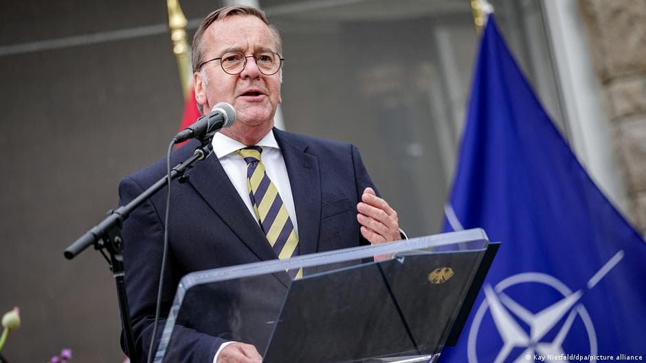 German Defense Minister Pistorius Optimistic About Submarine Deal with Canada