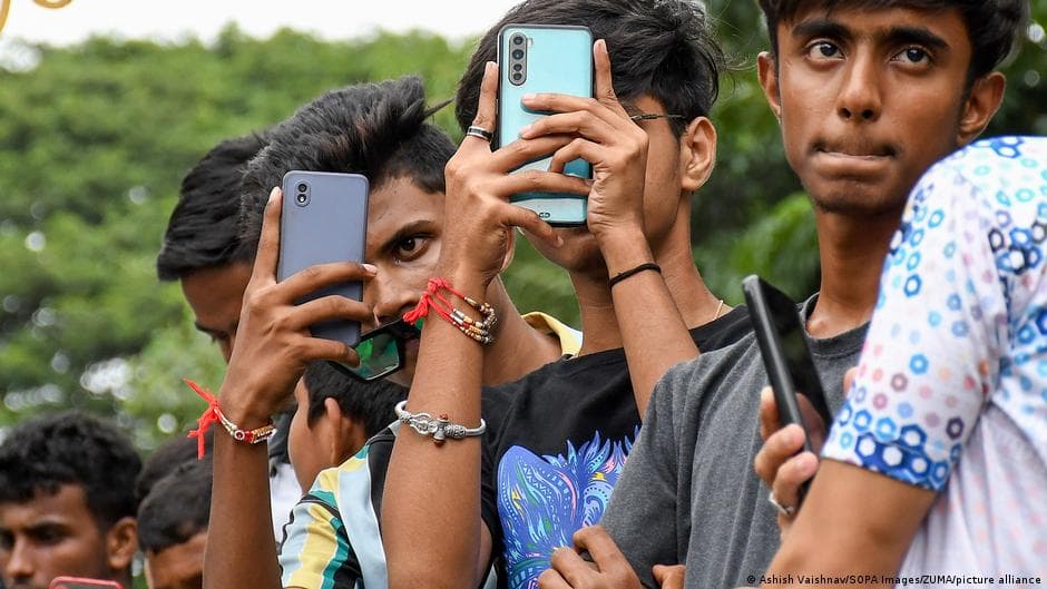 Reuters Report Highlights Young People's Disengagement from News