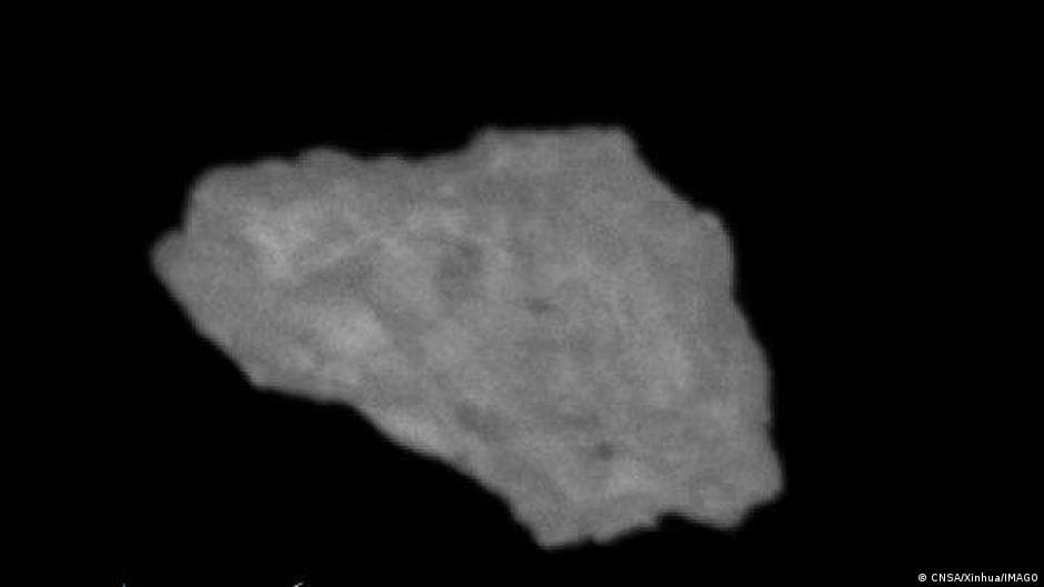 Chinese Tianwen-2 Space Probe Arrives at Asteroid for Sample Collection