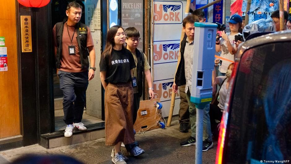 Hong Kong Police Conduct Raids on Two Bookstores, Leading to Five Arrests